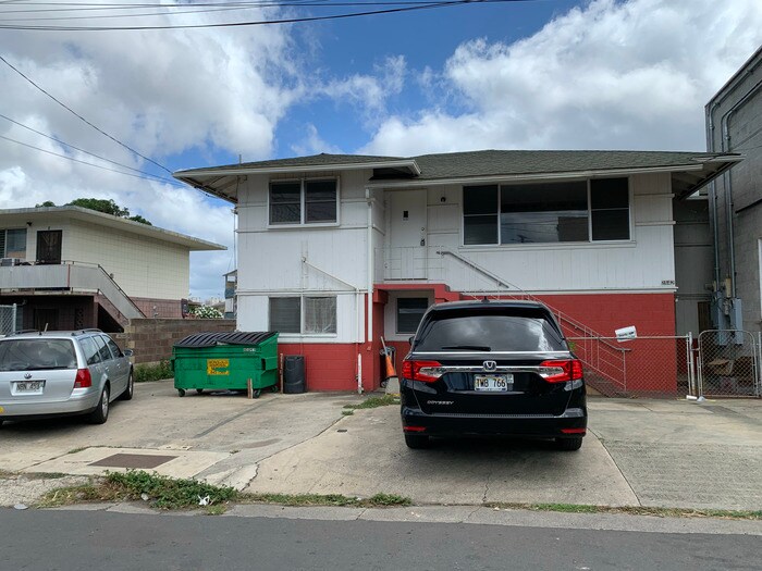 Primary Photo - 3 Bedroom/1 Bathroom-One Tandem Parking/Ne...