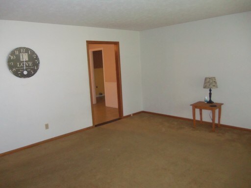 Building Photo - 933 E Sayer St