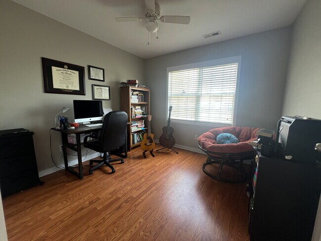Foto del edificio - 132 Crooked Run Dr
