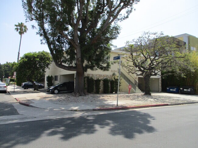 Foto del edificio - 3634 Hughes Ave