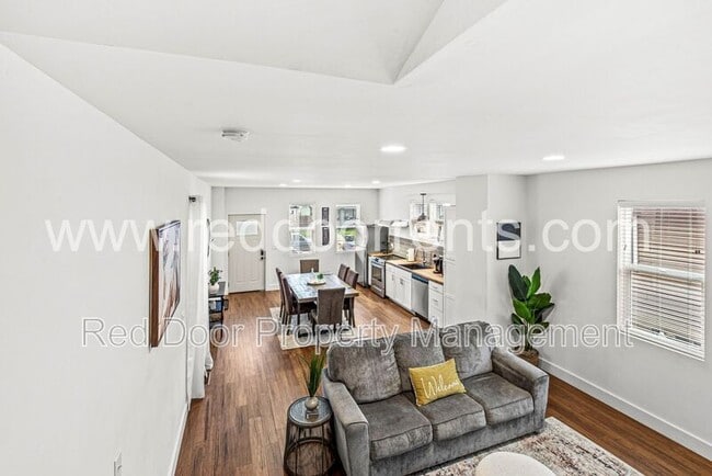 Foto del edificio - 1619 N Tacoma Ave