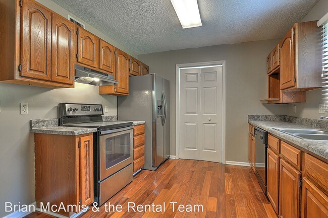 Building Photo - 2 br, 1.5 bath House - 206 Windridge Colony