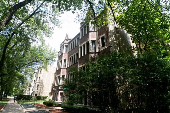 Building Photo - 4650 N Paulina St