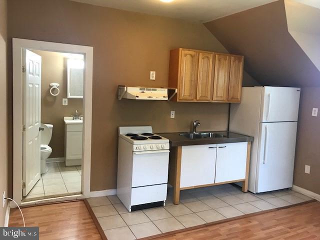 Building Photo - 232 E Wister St