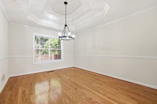 Foto del edificio - 3007 Clove Tree Ln