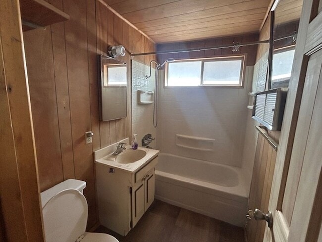 Building Photo - Moonridge 2 Bedroom near Bear Mountain