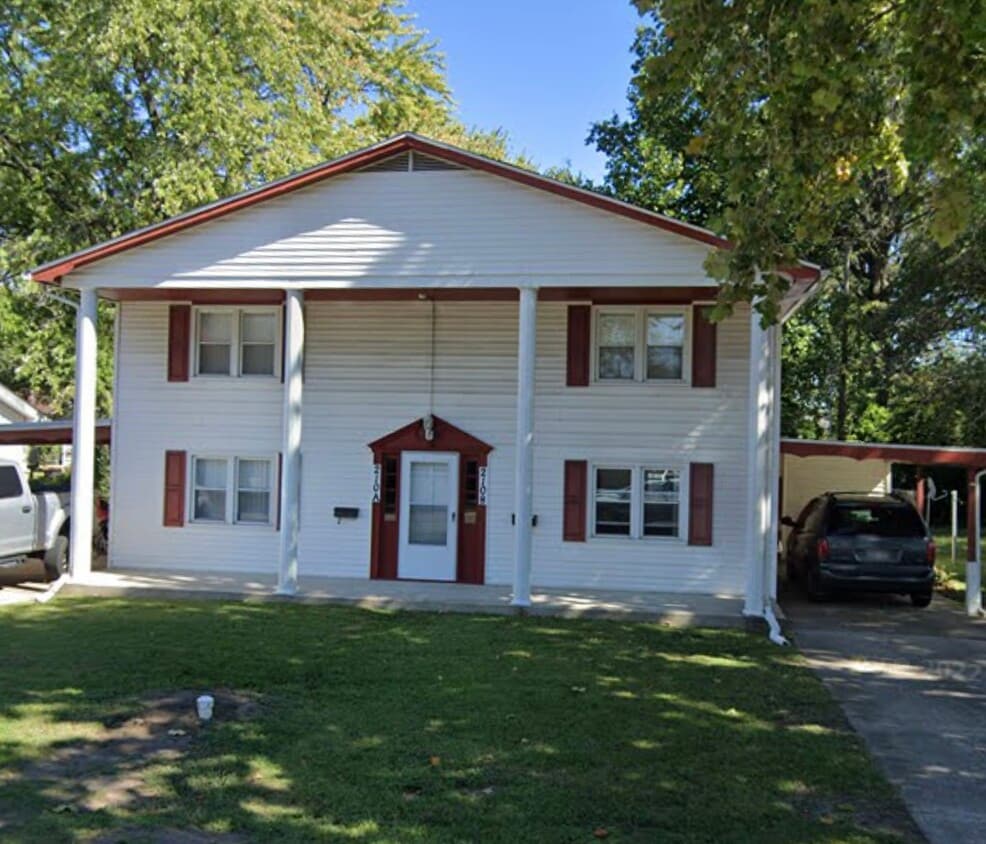 Primary Photo - 210 Howard Dr