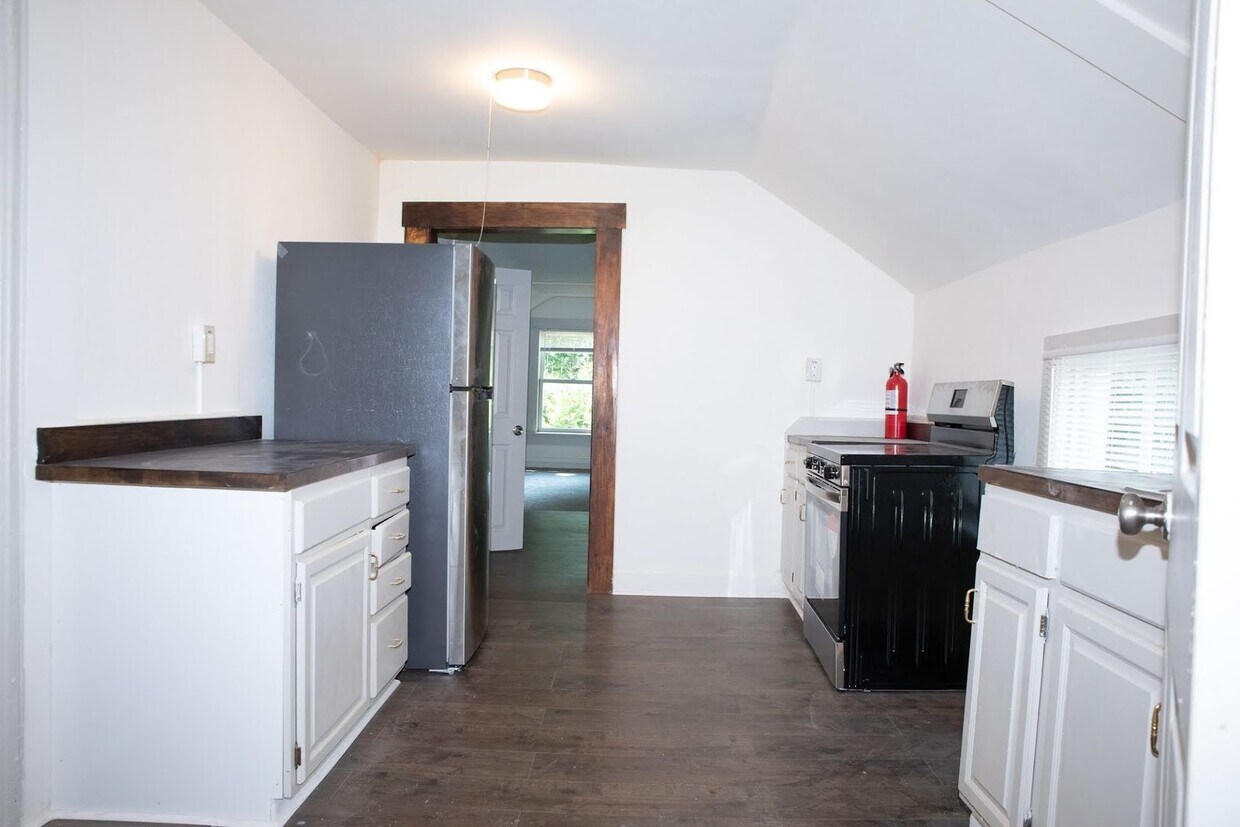 Foto principal - 317 Pleasant St
