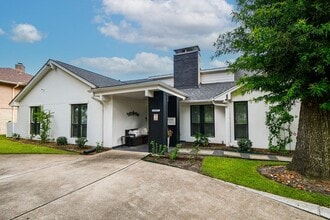 Building Photo - 5507 S Braeswood Blvd