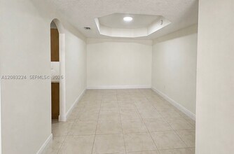 Building Photo - 6720 NW 114th Ave