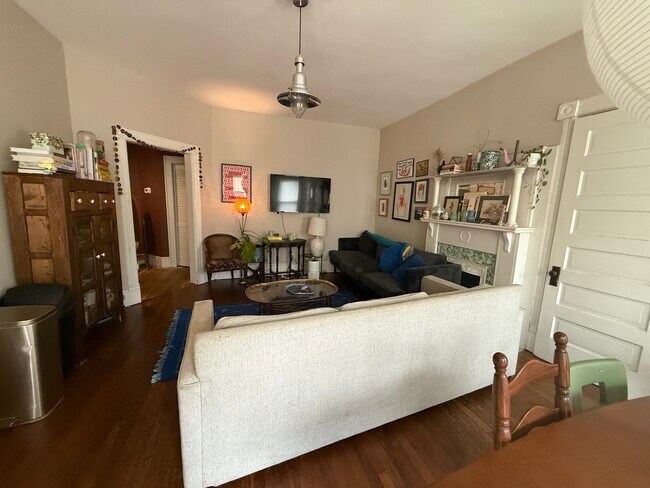 Building Photo - Grant Park - Quadplex Unit C