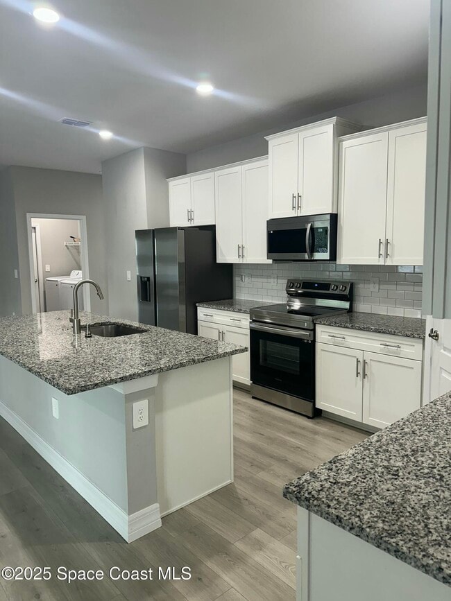 Foto del edificio - 871 Buchanan Ave SE