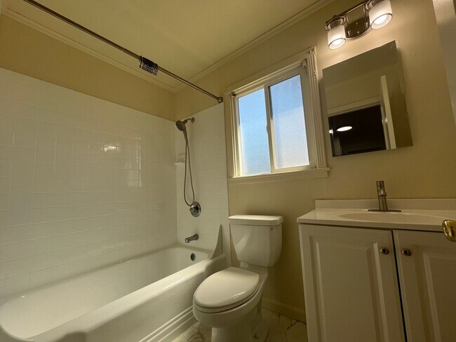 Foto del edificio - Newark Single Family Home now available!