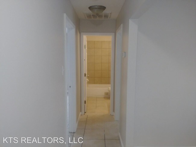 Foto del edificio - 2325-2327 Winthrop St