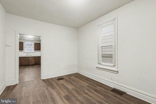 Foto del edificio - 335 Poplar St