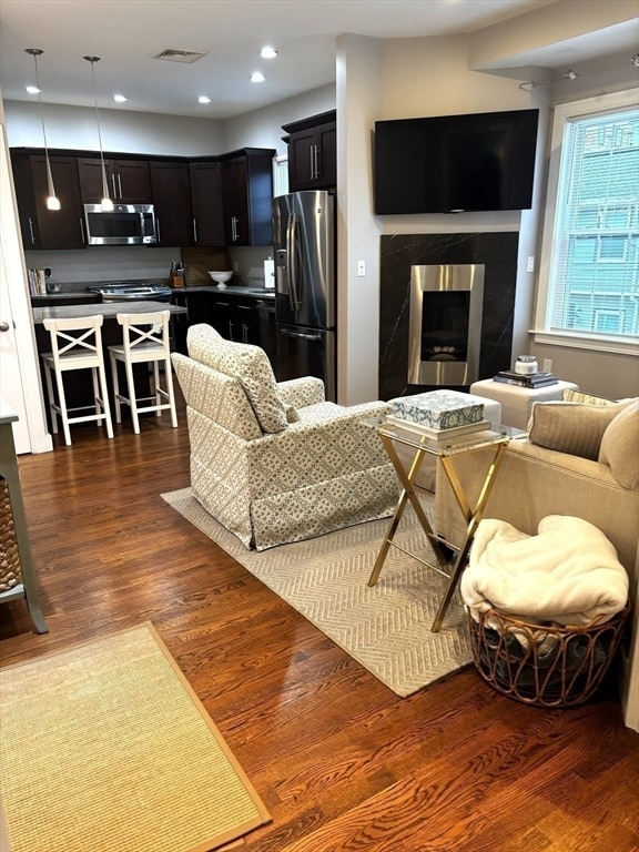 Foto del edificio - 177 E St