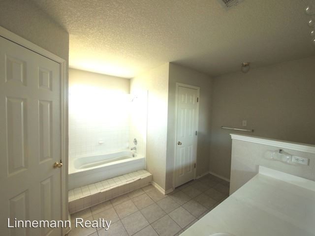 Building Photo - 3 br, 2 bath House - 3404 Basset Drive