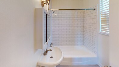 Interior Photo - La Chandelle