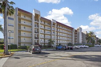 Building Photo - 3590 Via Poinciana