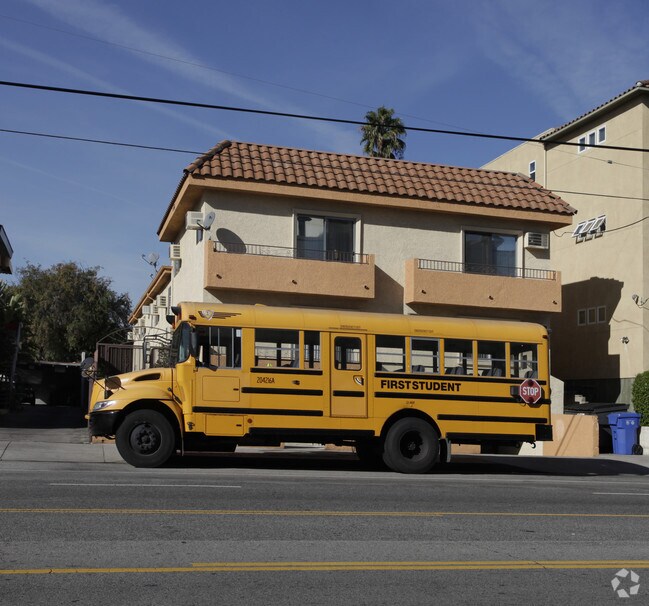Foto del edificio - 5657 Laurel Canyon Blvd