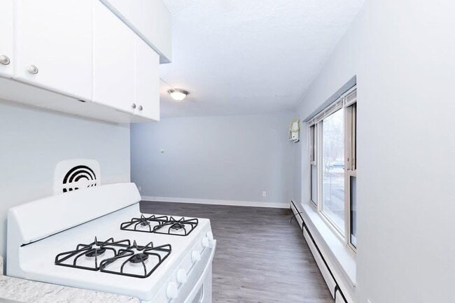 Building Photo - Parkline Flats