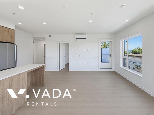 Building Photo - First &amp; Royal 2 BR APT Rental 202-82 First St New Westminster: VADA