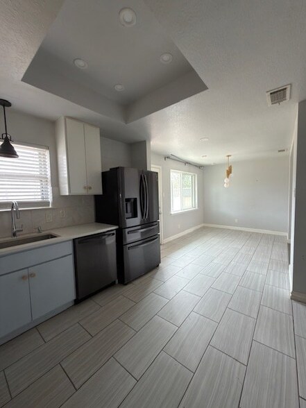 Foto del edificio - 9122 Clearwater Dr