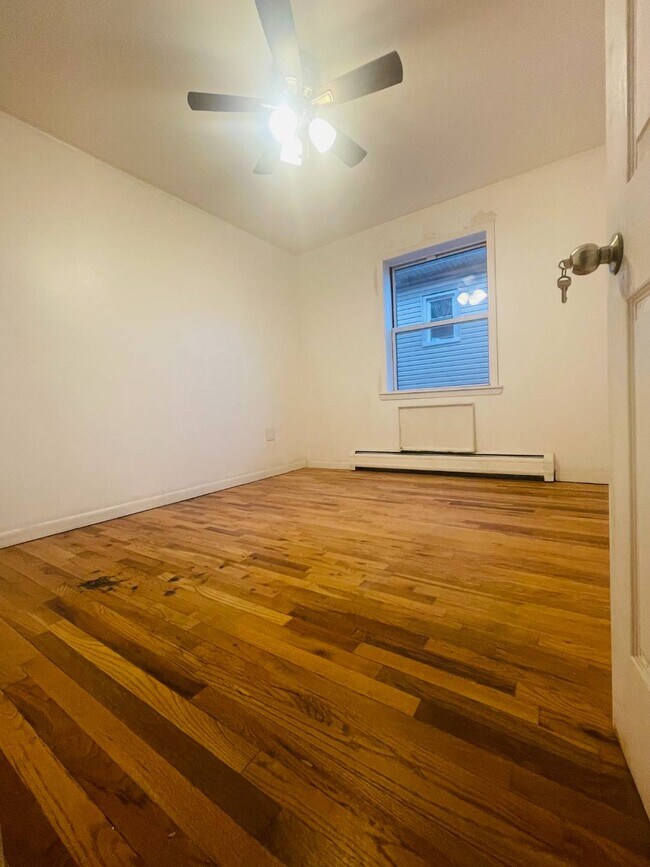 Foto del edificio - 95-46 111th St