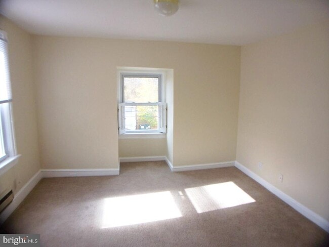 Building Photo - 1643 Rockwell Rd