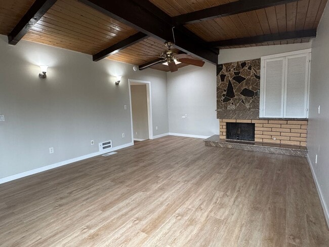 Building Photo - Rural 3 bedroom home in Newbury Park