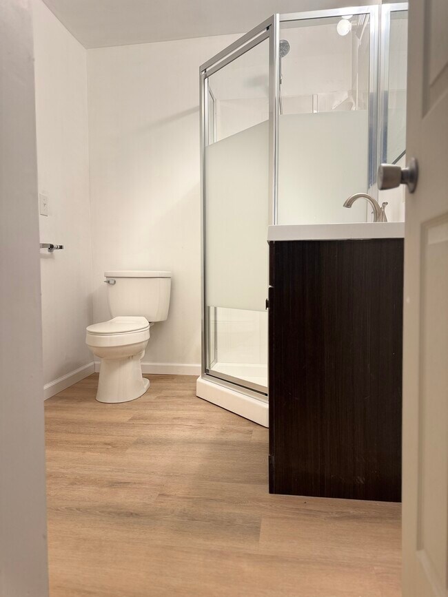 Foto del edificio - 503 Dryden Rd