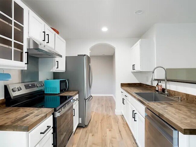 Foto del edificio - 4337 W Kenyon Ave