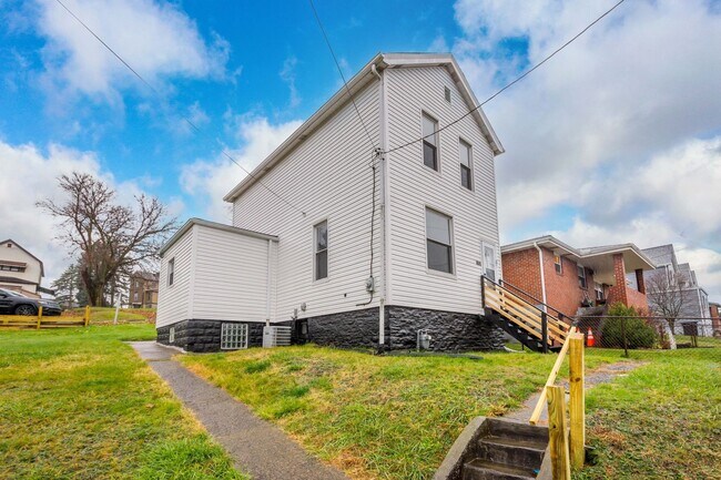 Foto del edificio - *$200 OFF FIRST 2 MONTHS IF SIGNED BY 1/24...