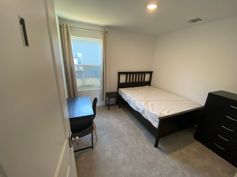 Foto principal - 9107 Selene Pl