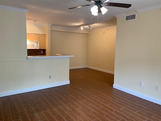 Building Photo - 6841 SW 44th St