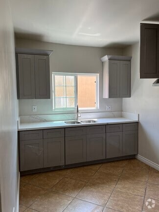 Building Photo - 1012 N Ditman Ave