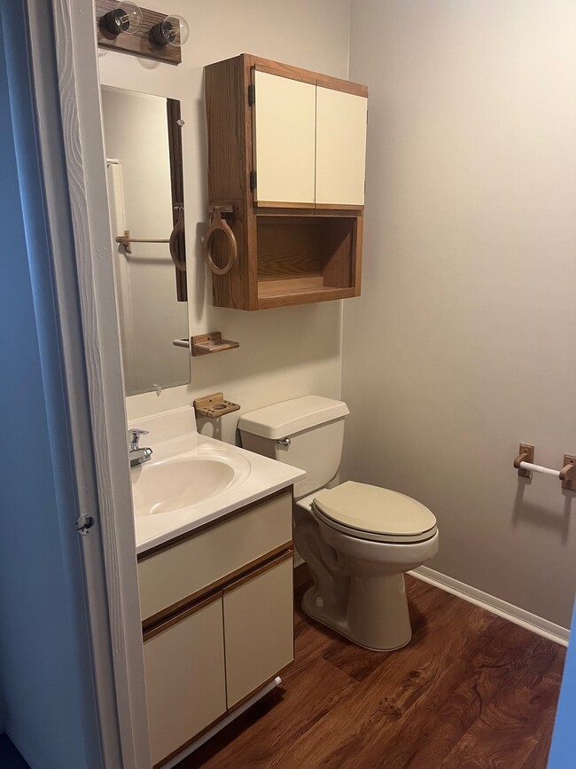 2nd Floor BR - 5820 Genesis Ln