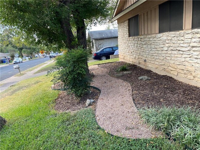 Building Photo - 9710 Hansford Dr
