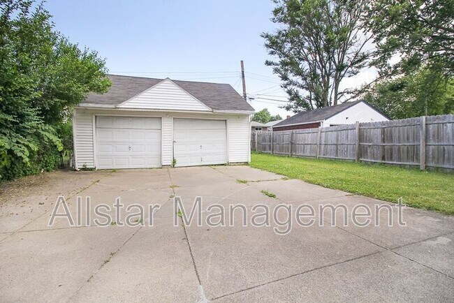 Foto del edificio - 12901 McCracken Rd