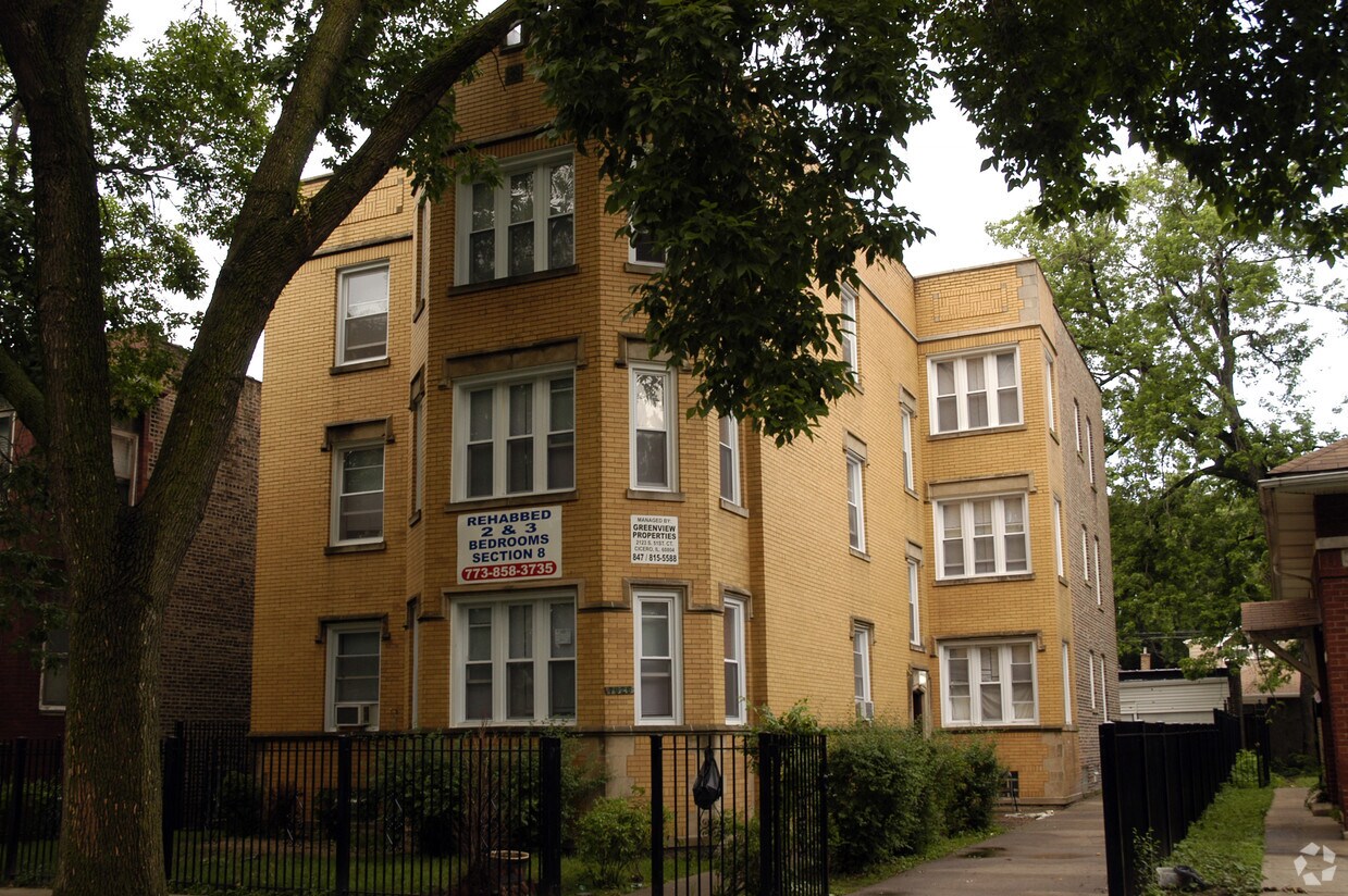 Primary Photo - 7924 S Luella Ave