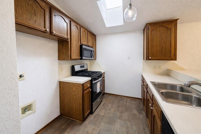 Foto del edificio - 2138 Lonnie Ln