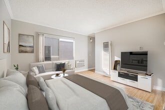 Building Photo - 15405 Vanowen St