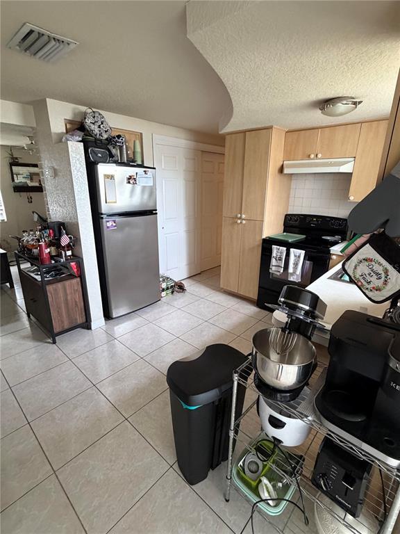 Building Photo - 4030 Dalwood Dr