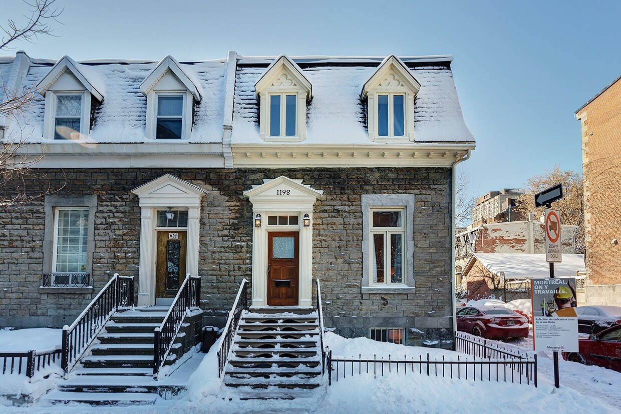 Primary Photo - 1198 Rue St Mathieu