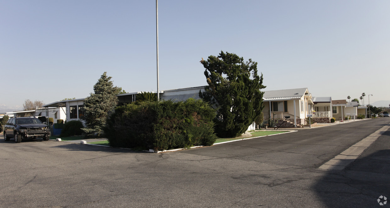 Building Photo - Littletons Mobile Home Park