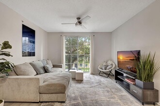 Building Photo - 630 S Sapodilla Ave