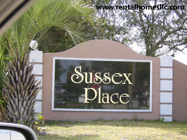 Patio Home, Minutes Away From UCF, Technology Park, & the E/W Expressway - Patio Home, Minutes Away From UCF, Technology Park, & the E/W Expressway