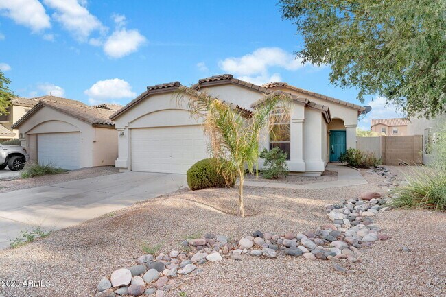 Building Photo - 841 E Lovegrass Dr