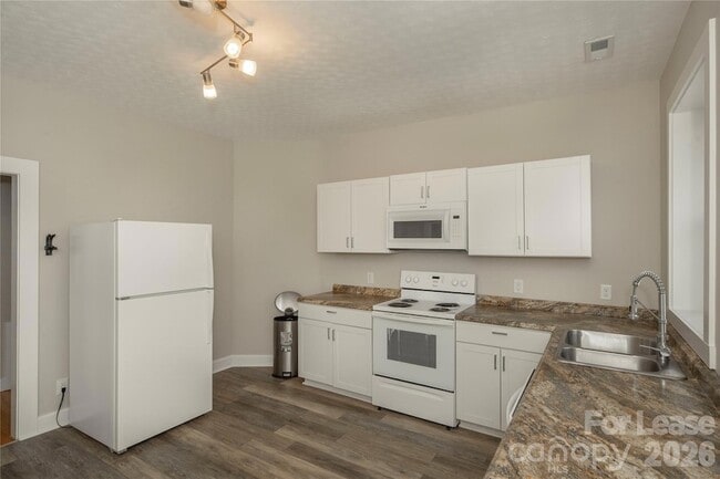 Photo - 212 S Broad St Apartment