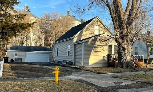 Foto del edificio - 907 N Morris Ave